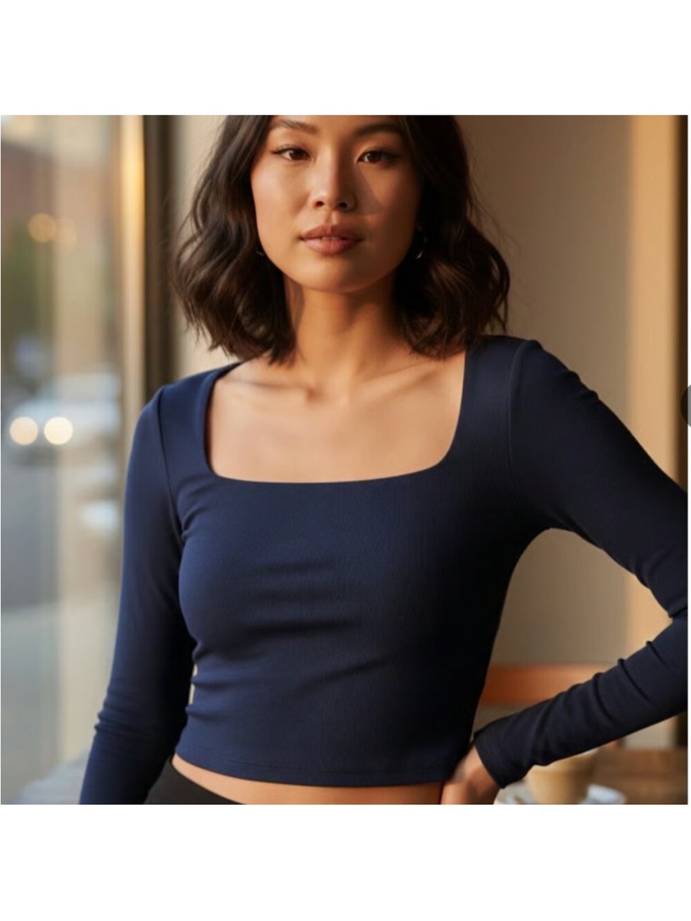 Aritizia Babaton Women’s Contour Navy Square-Neck Long Sleeve Crop Top